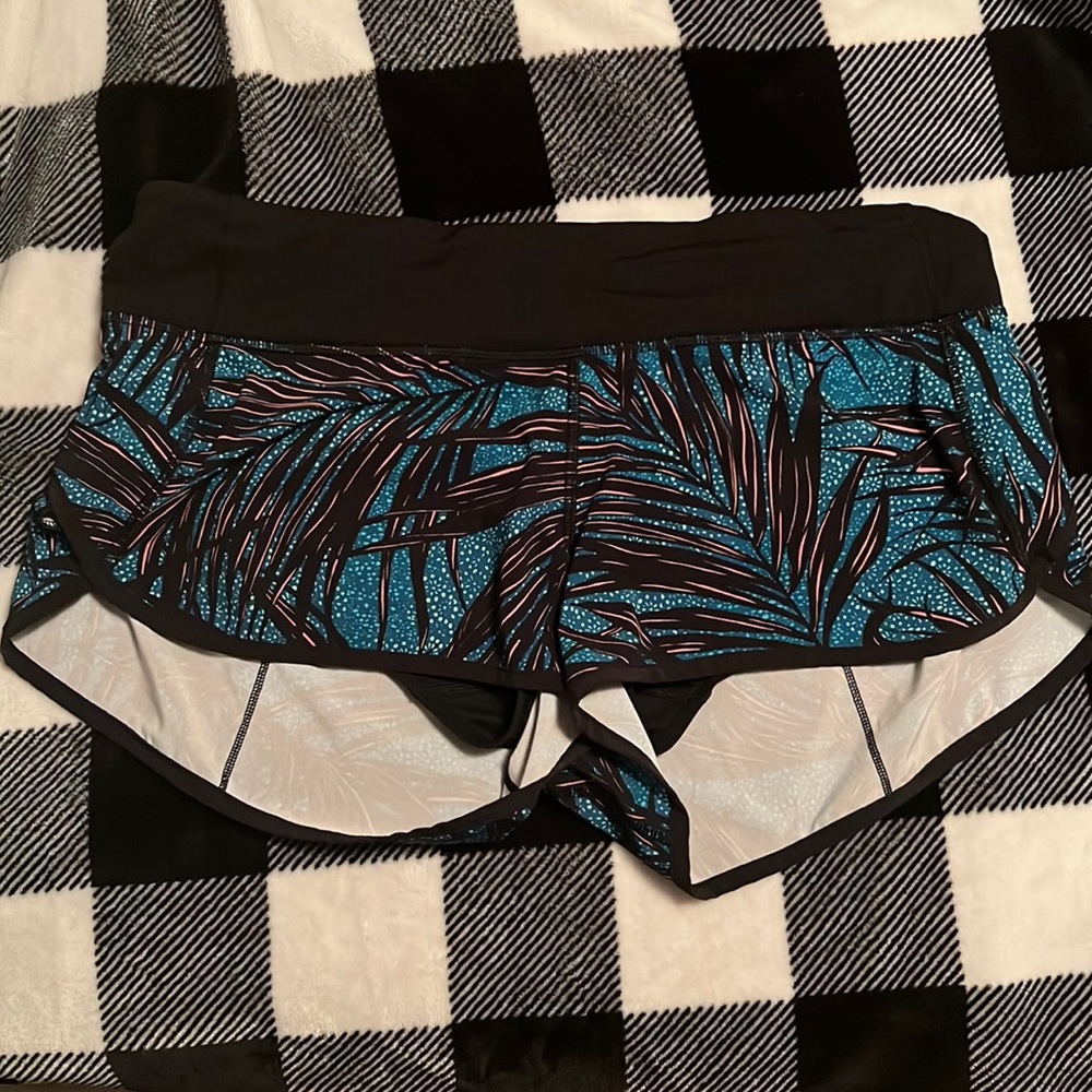 Lululemon Speed Shorts Palm Lace Tofino Teal Size 8